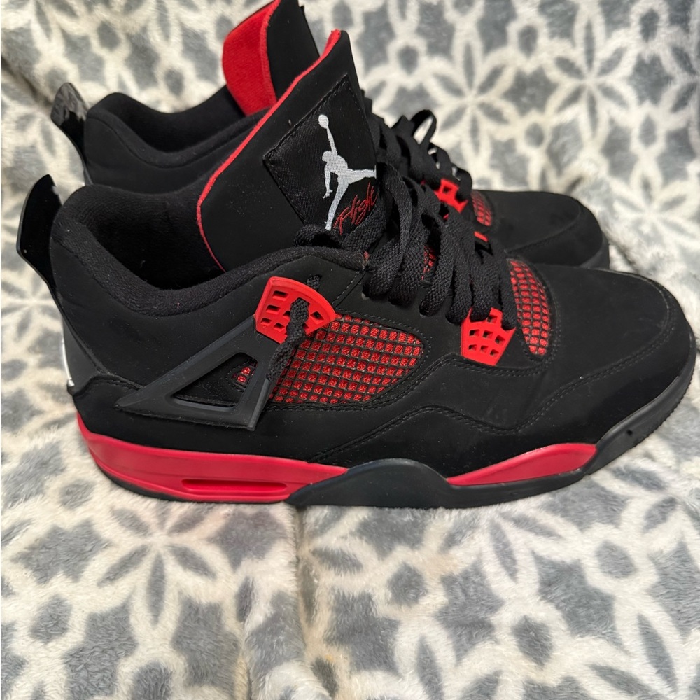 Jordan Retro 4 Red Thunder men’s size 11